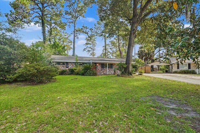 Photo - 18 Silverstone Cir