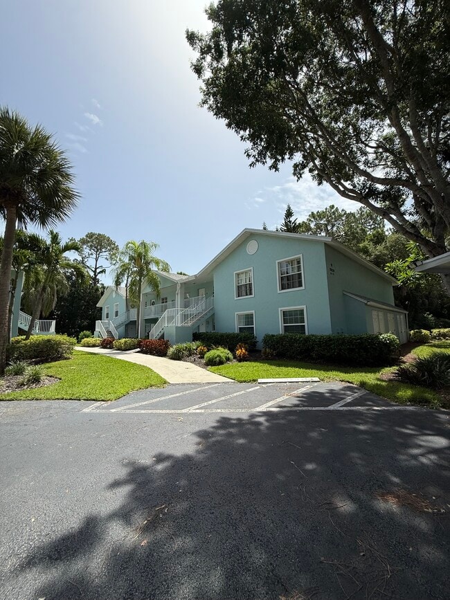 Building Photo - 28230 Pine Haven Way Unit #67