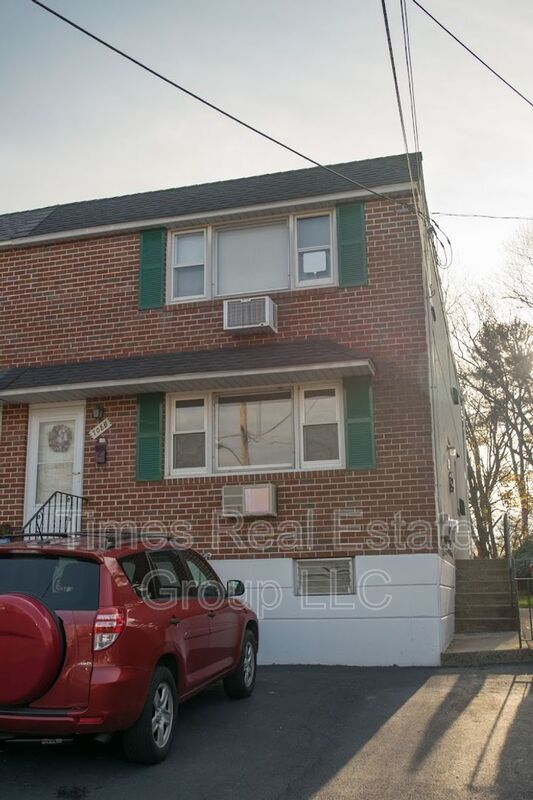 Building Photo - 708 Carmen Dr Unit Apt B