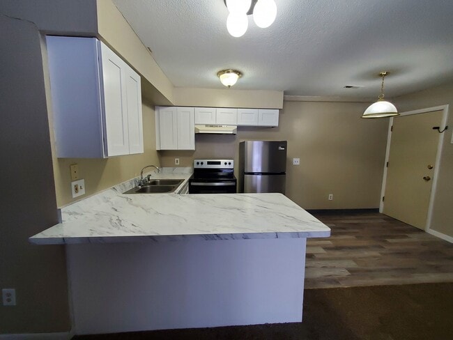 Photo - 700-710 S Dewitt Dr Apartments