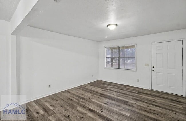 Photo - 161 Joe Walker Way