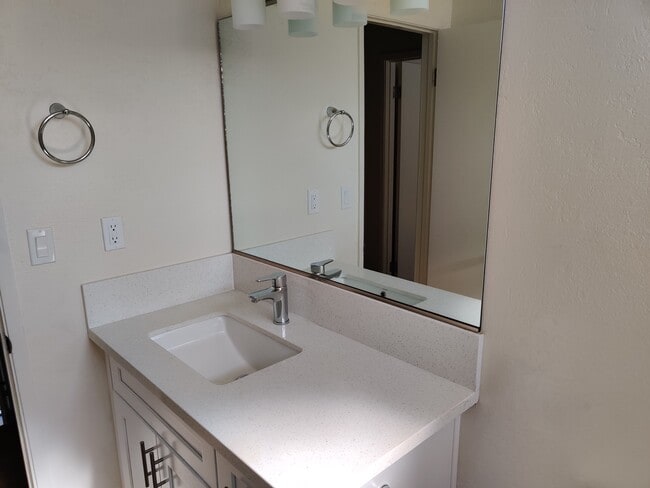 18526 Rio Seco Dr Unidad B