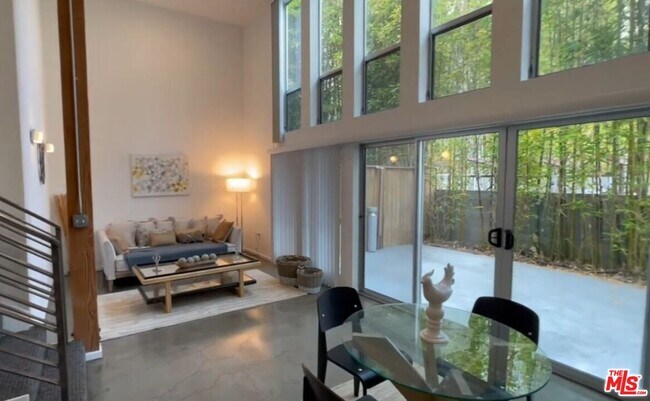 Photo - 4133 Redwood Ave Unit 1015