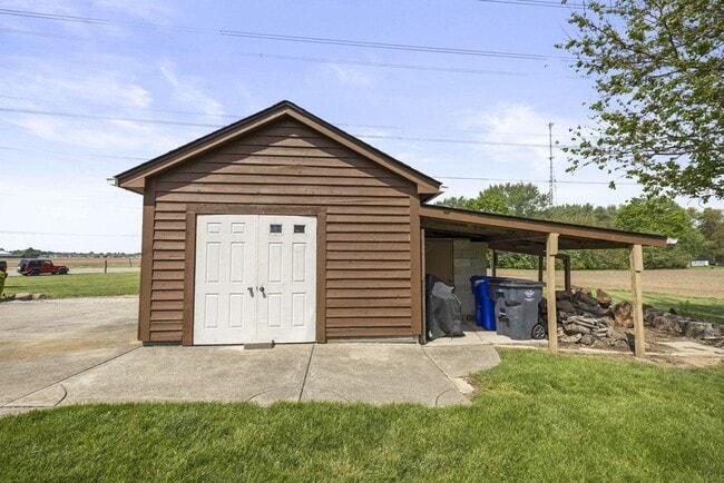 6002 Bowen Rd
