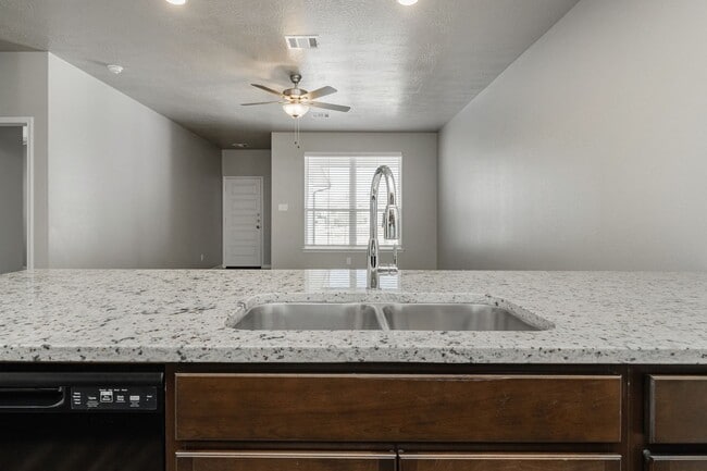 Photo - 1139 Trellis Pass