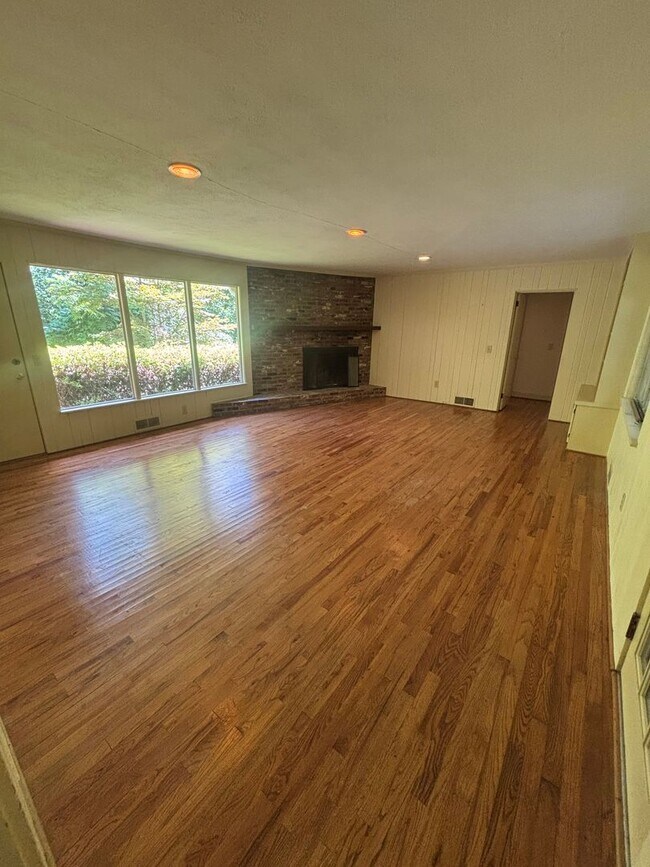 Photo - Great Single Family Home In The Heart of Tryon!