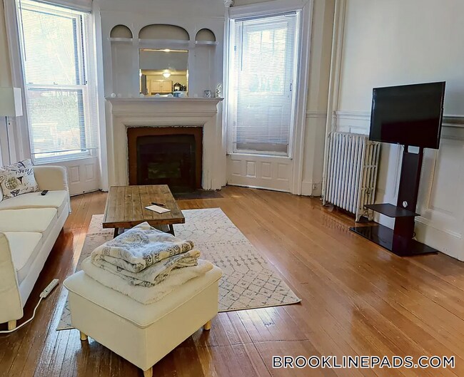 Photo - 1071 Beacon St Apartment Unit 8