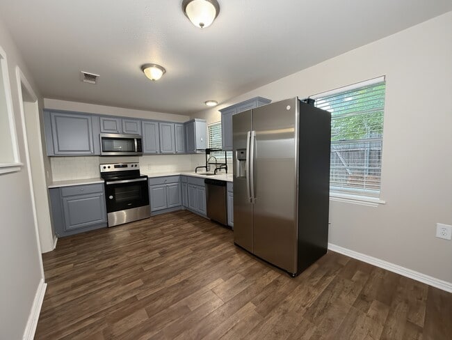 Photo - 701 N Mirick Ave