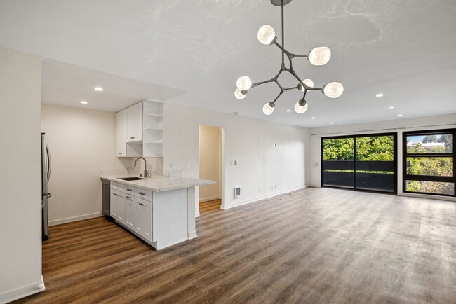 Building Photo - 7742 Redlands St Unit H2027