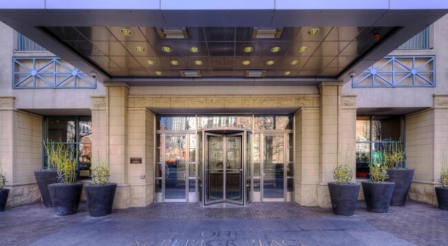 Building Photo - 1 W Superior St Unit 609