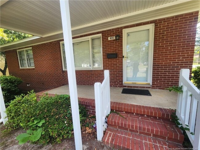 400 Roxie Ave