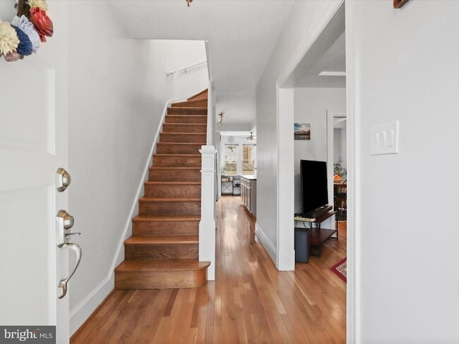 Photo - 1813 Bay St SE