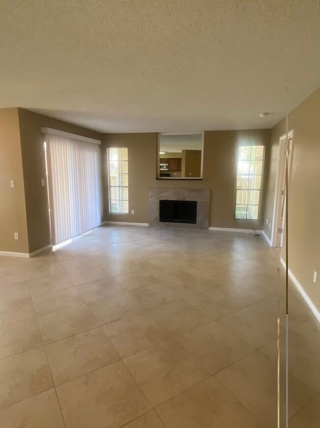 Photo - 8724 Mallard Reserve Dr Unidad Grand Reserve