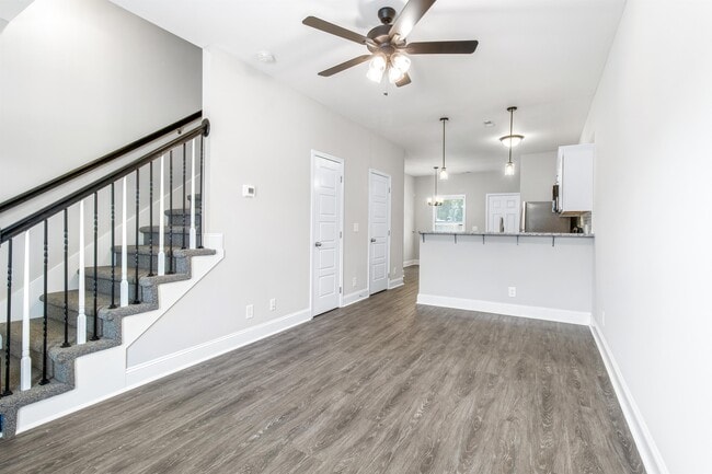 Photo - 215 Notgrass Rd