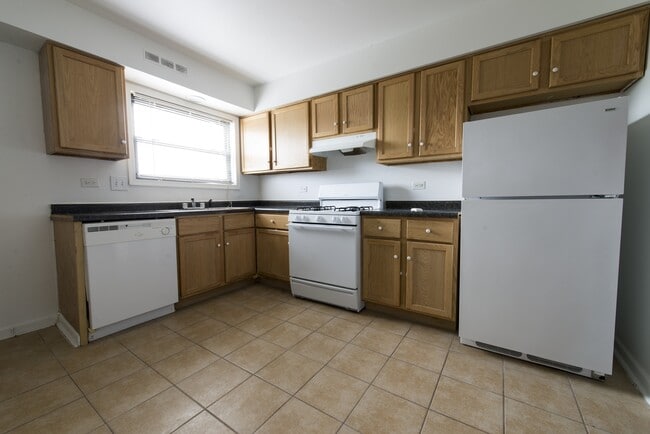 Building Photo - 21746 Jeffrey Avenue Rental