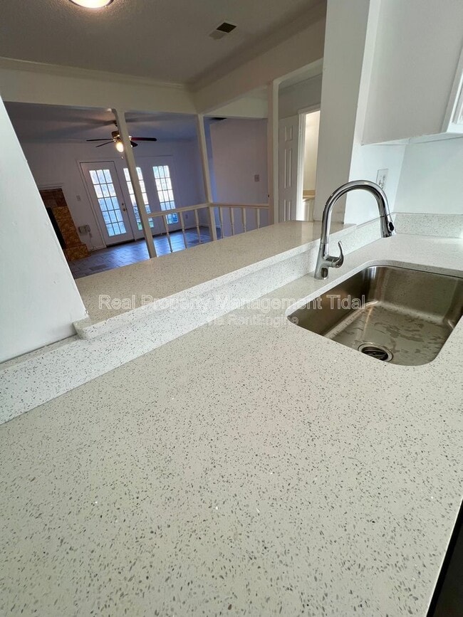 Photo - 320 Fairfax Terrace