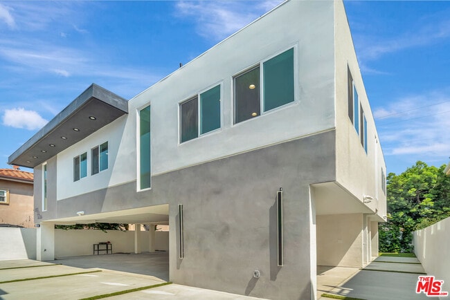 Building Photo - 11611 Burbank Blvd Rental