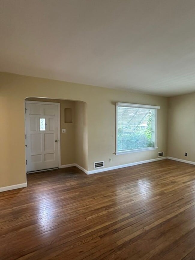 Photo - 106 S 13th Ave