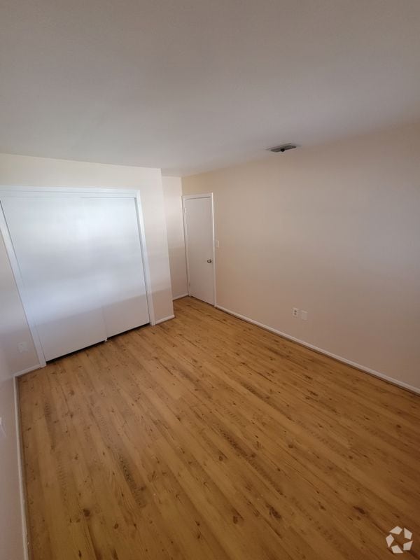 Building Photo - 5012 21st St W Rental