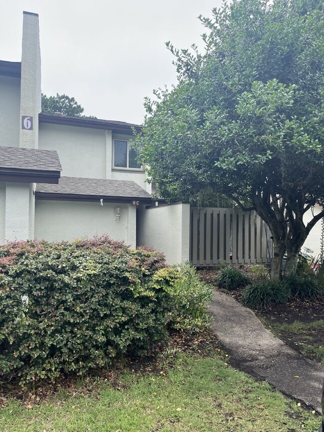 Photo - Stunning Waterfront Townhouse with 3 Bedrooms and 3 Full Bathrooms in Beaufort, SC! Unit Apt. C