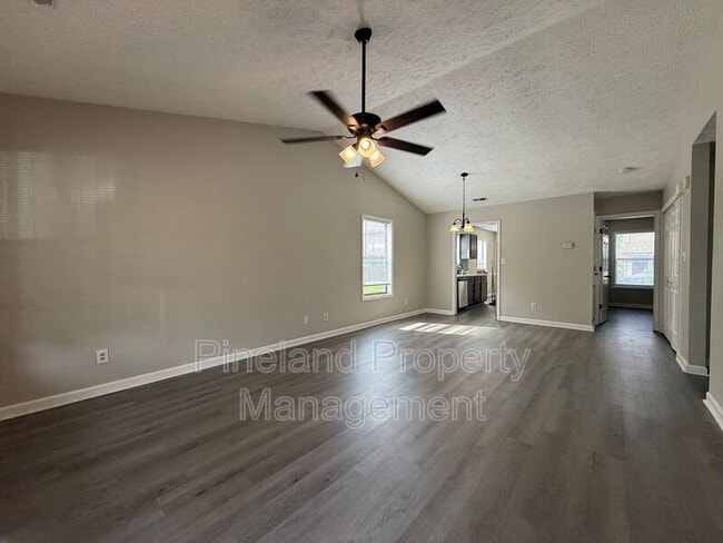Photo - 187 Aloha Dr