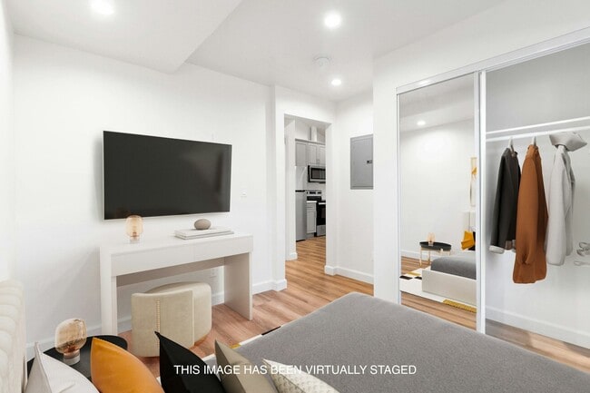 Photo - 8326 Beckford Ave