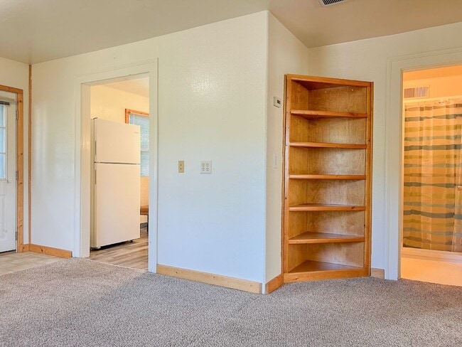 Photo - Dog Friendly 2 bedroom House with Garage
