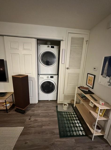 Photo - 2005 Glen Allen St Unidad 110