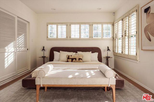 Building Photo - 5657 Valley Oak Dr