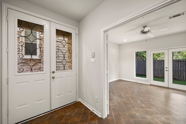 Photo - 1726 Stacy Falls