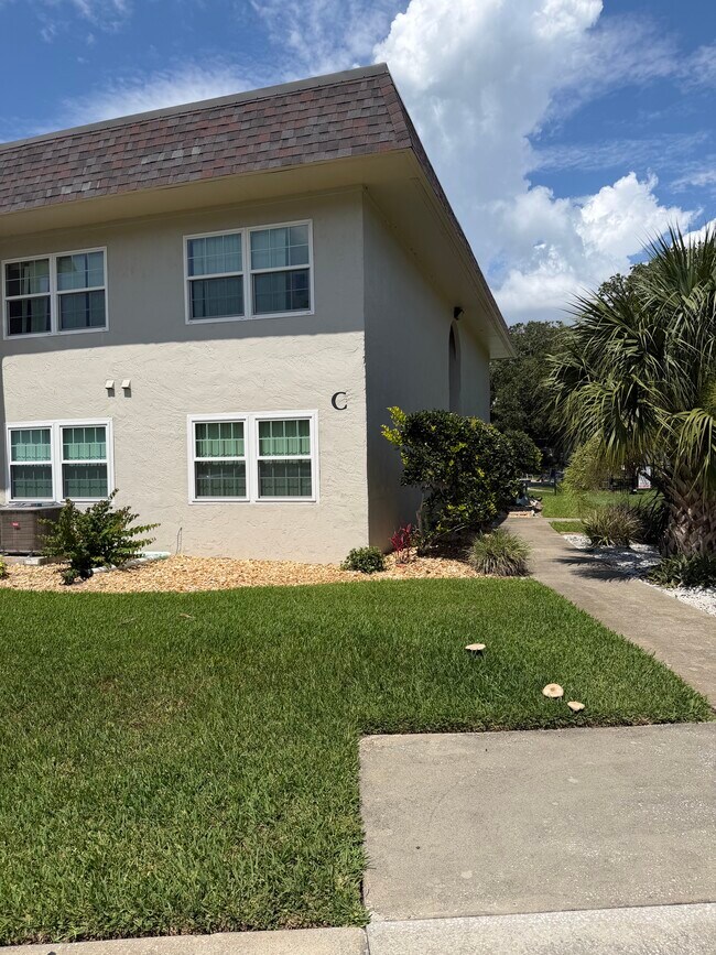 3800 Saxon Dr