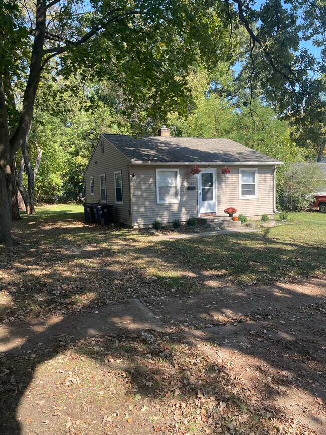 Building Photo - 806 Pearl St