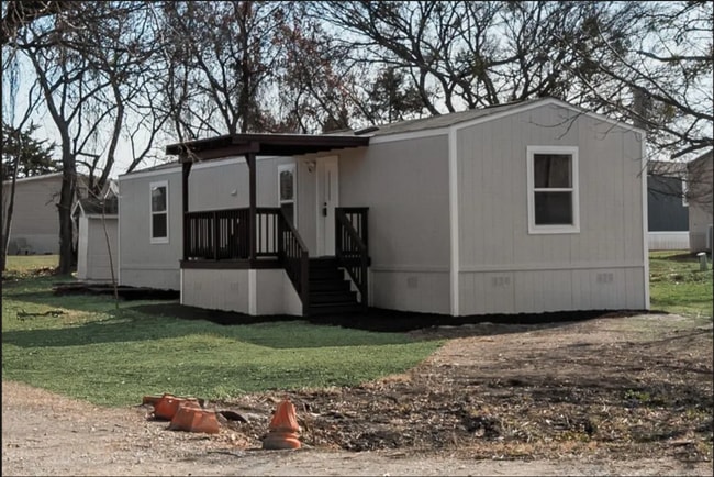 Building Photo - 393 Knollwood Rd