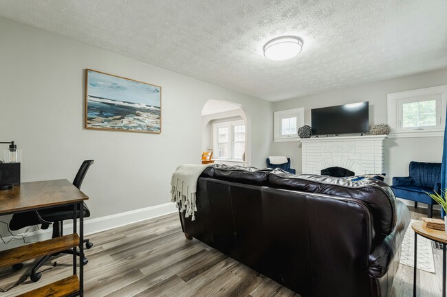 Building Photo - 246 Wayne Ave