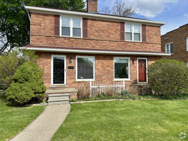 Building Photo - 205 S Pleasant St Unit 205 S. Pleasant Rental