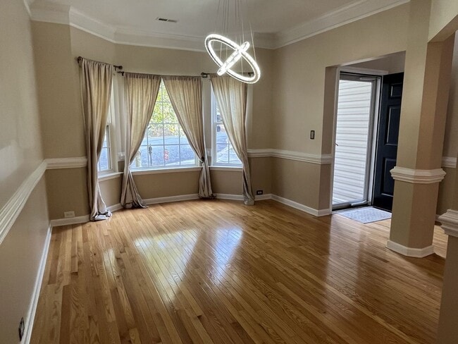 Photo - Huge 5 Bed Home with Basement in North Cha...