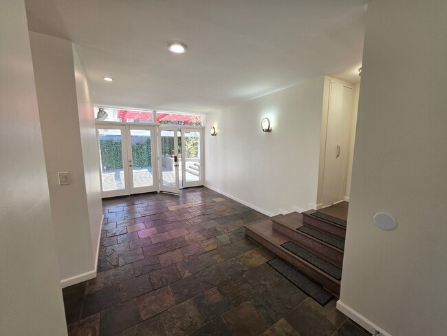 Photo - 310 S Thurston Ave