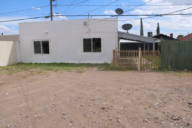 Building Photo - 3014 Richmond Ave