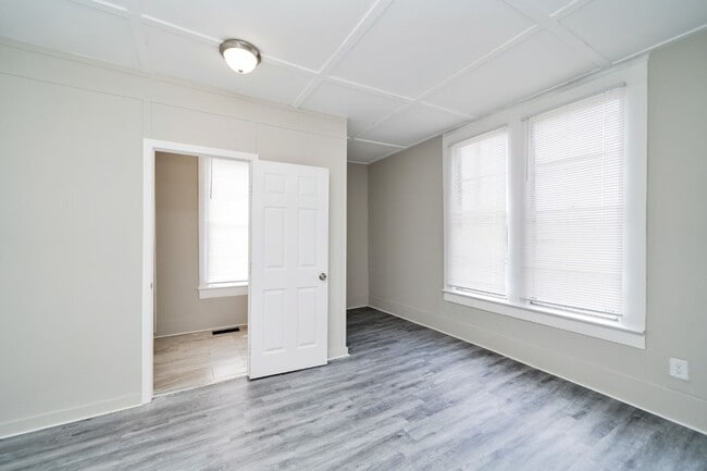 Photo - 233 Alder Ave