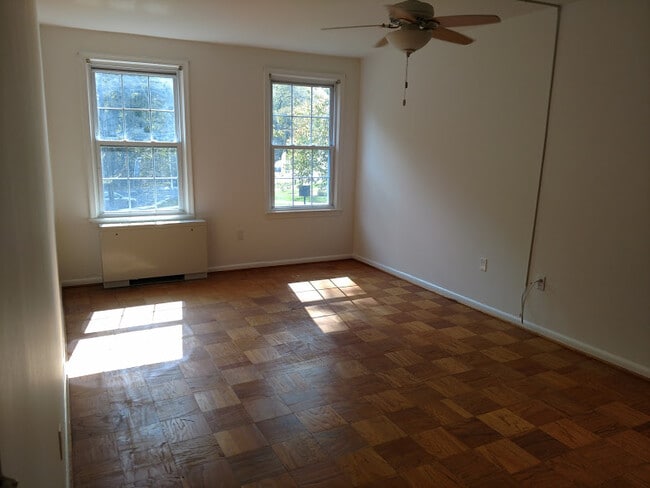 main bedroom - 3535 Chevy Chase Lake Dr Unit Hamlet House