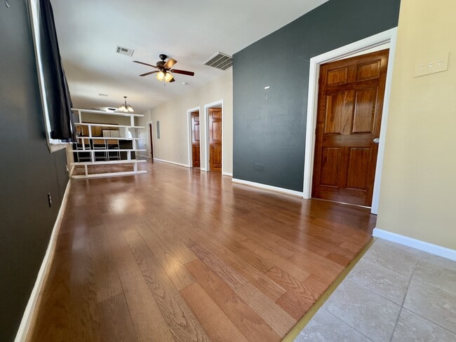 Photo - 3517 Louisiana Ave Pkwy