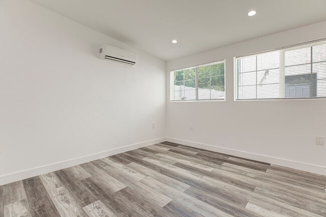 18413 Erwin St