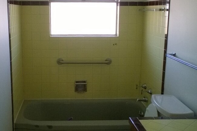 Photo - 1747 S Hanford St Unidad 1