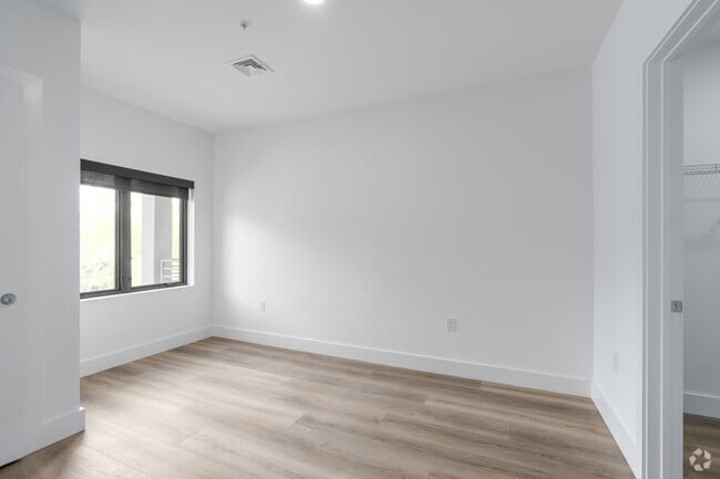 Lindemran 1BR, 1BA - 717SF Bedroom