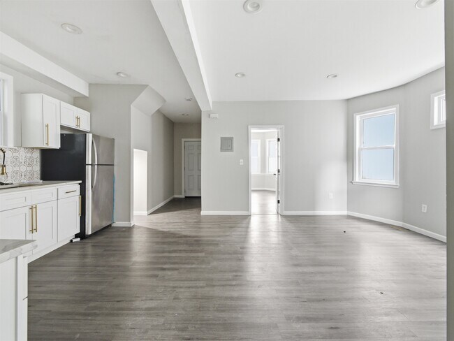 Photo - 23 Bayview Ave Unit 1