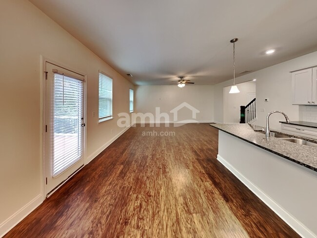 Photo - 123 Cobblestone Dr