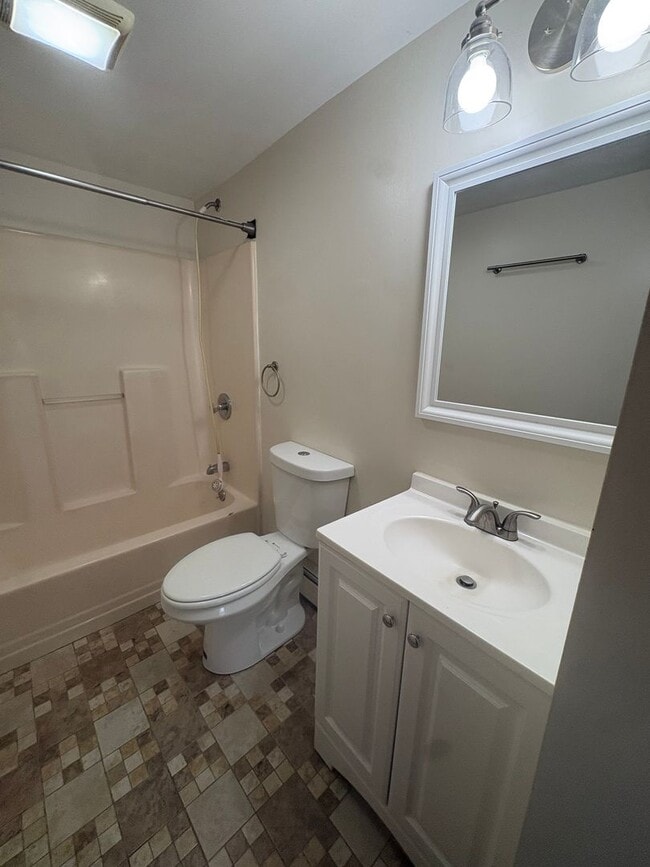 Photo - 836 6th St Unit 836 6th St Bsmt