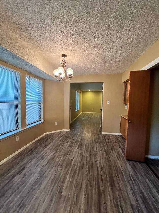 Photo - 1006 Milford Way Unit B