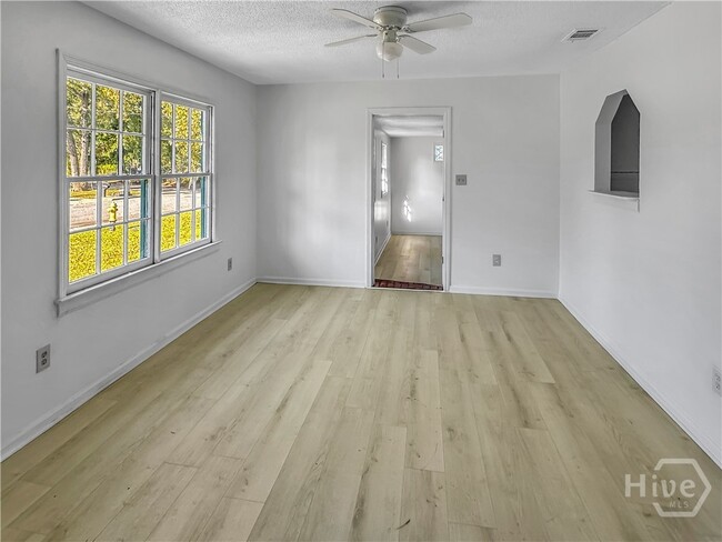 Photo - 1518 Heron St