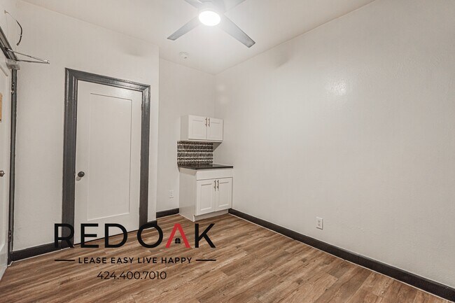 Photo - 5849 Sunset Blvd Unidad 111